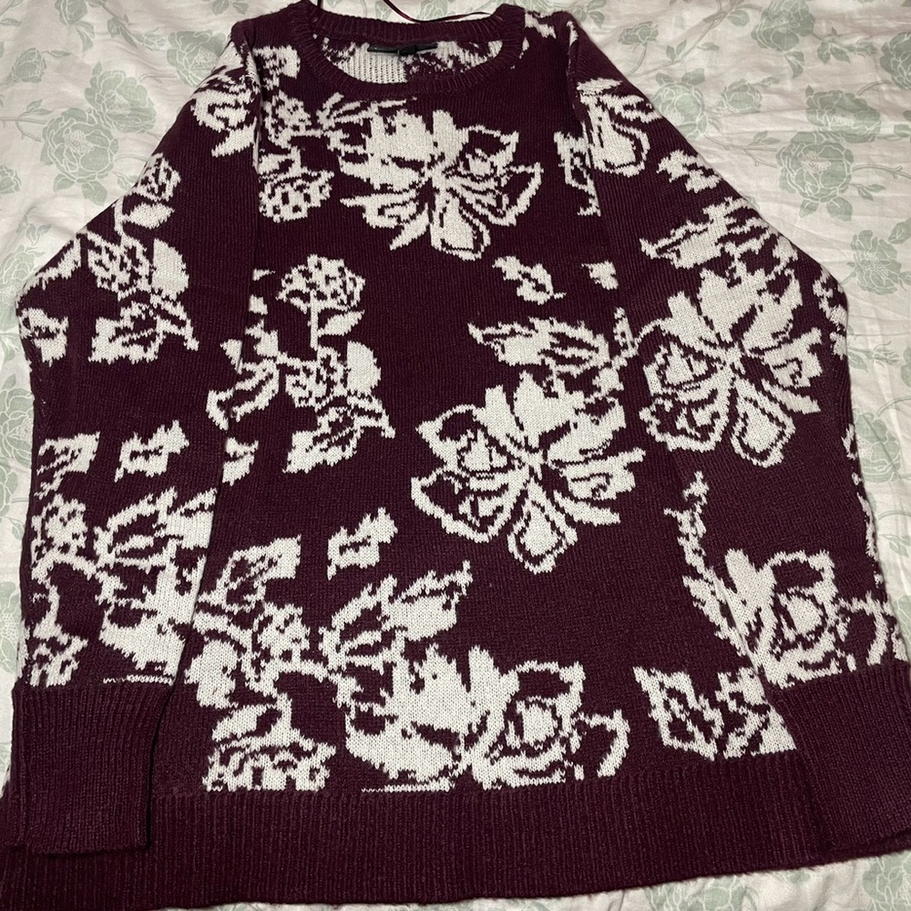 Floral Patterned Burgundy and White Sweater